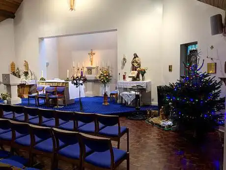 Photo de Holy Family Catholic Church