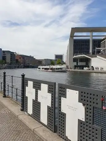 Photo de Weiße Kreuze