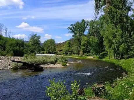 Photo de Praia fluvial do Urtigal