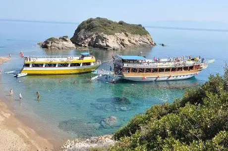 Photo de Kuşadası Tekne Turu