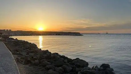 Photo de Silivri sahil dalga kıran