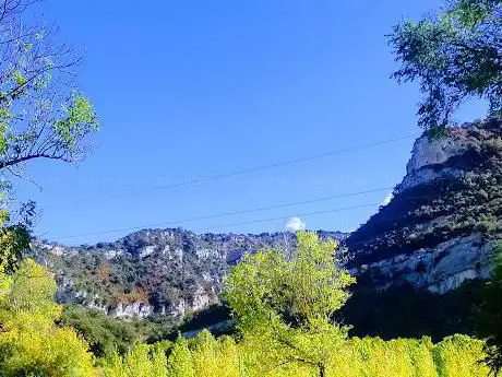 Photo de Nacedero del Urederra -Ãrea de acogida