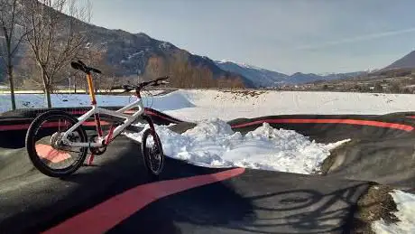 Photo de Pump Track Poggiridenti by Velosolutions