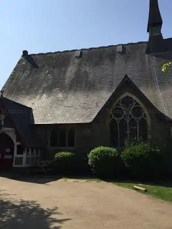 Photo de Holy Trinity Church Lyonsdown