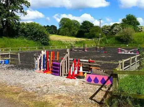 Photo de Bostock House Livery Yard