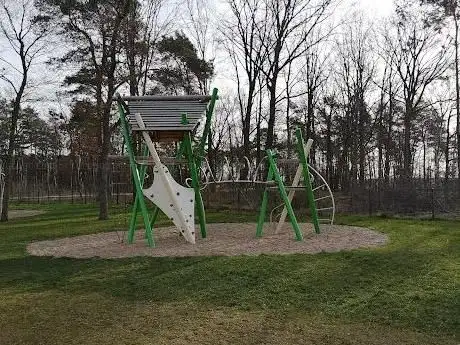 Photo de Spielplatz am Schwalbennest