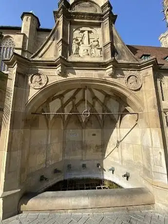 Photo de Siebenröhrenbrunnen