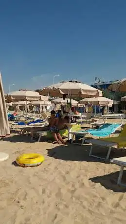 Photo de Lido La Caravella - ristobar e spiaggia