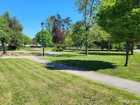 Photo de Park Stjepana Radića - (ljubavni park)