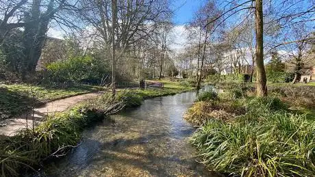Photo de Meades Water Gardens