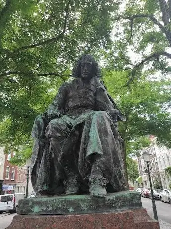 Photo de Standbeeld Spinoza