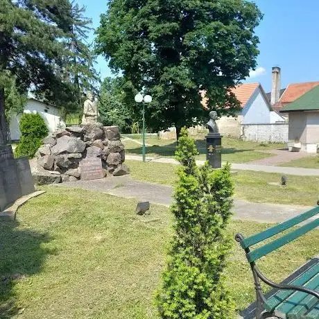 Photo de Споменик Гаврилу Принципу и спомен плоча солунским добровољцима