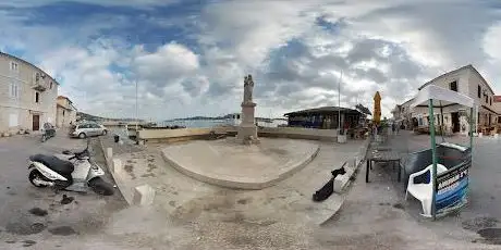 Photo de Turistički ured Seget Donji