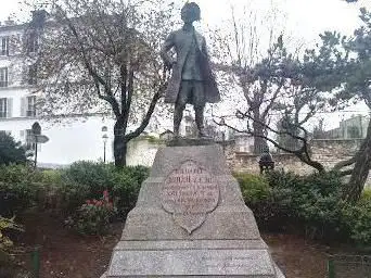 Photo de 2nd Statue du Chevalier de la Barre