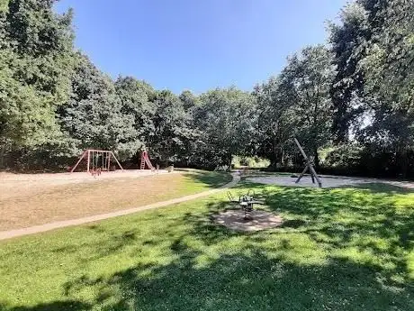 Photo de Spielplatz an der Uhlandstraße