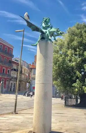 Photo de Monumento aos cantores  poetas e trobadores da RÃ­a de Vigo