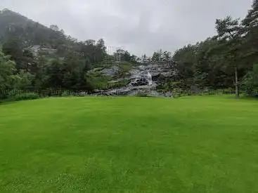 Photo de Preikestolen Golfklubb