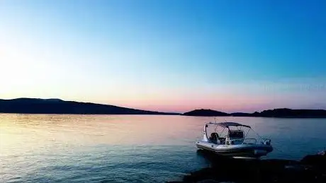 Photo de Taxi boat & Rent a boat