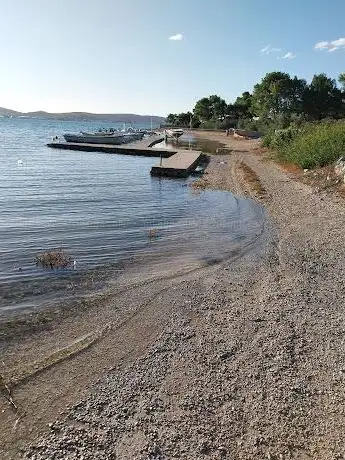 Photo de Plaza Rajska vala