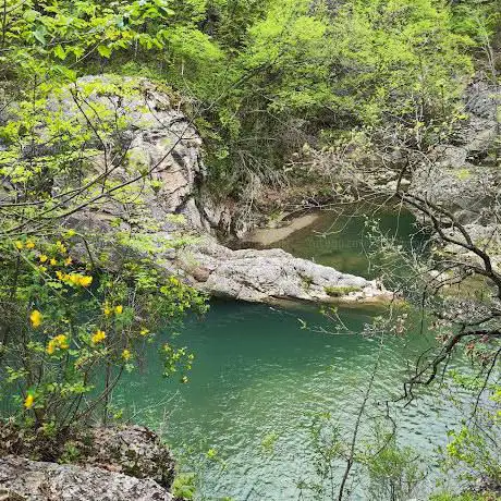 Photo de Fiume e cascata di Varano