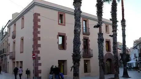 Photo de Espai Jove La Casa Gran - Un equipamento para los jóvenes