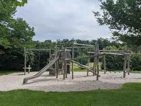 Photo de Spielplatz Fliederstraße