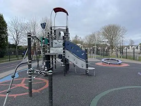 Photo de Douglas Village Playground
