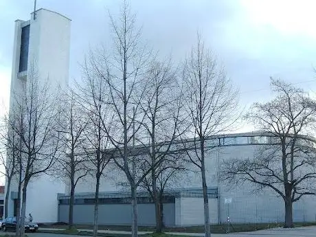 Photo de Catholic Church Holy Cross
