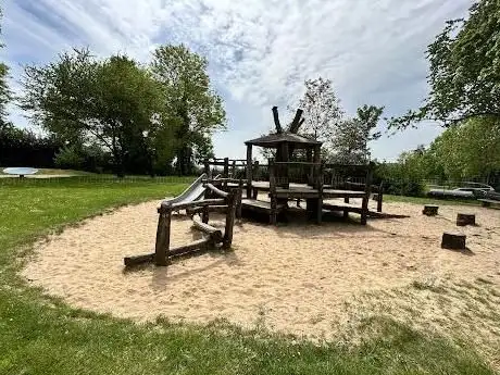 Photo de Städtischer Spielplatz Hintersudberger Str.