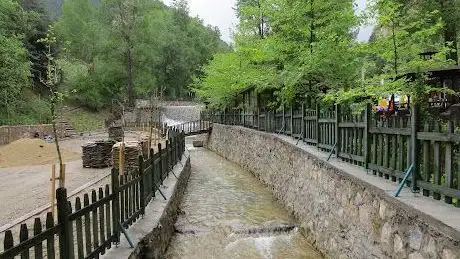 Photo de Akşehir Kent Ormanı
