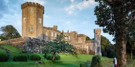 Photo de Lough Cutra Castle