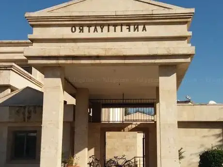 Photo de Anfitiyatro