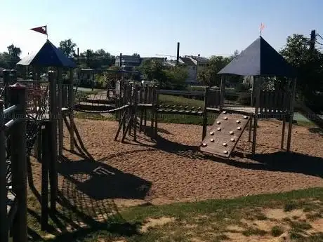 Photo de Öffentlicher Spielplatz