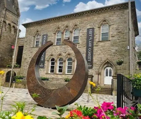 Photo de Hill of The O'Neill & Ranfurly House.