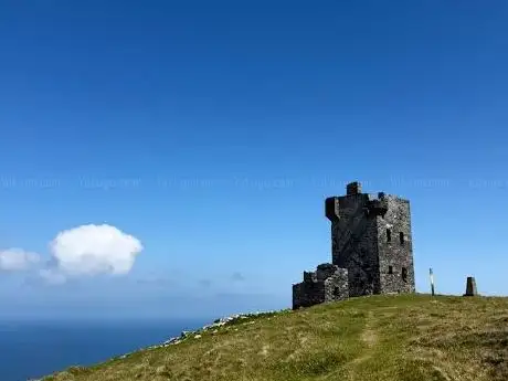 Photo de Dursey Island Signal Tower(Túr Comhartha Oileán Baoi)