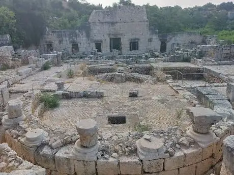 Photo de Roma Dönemi Agora-Tiyatro