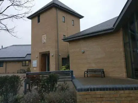 Photo de Sacred Heart of Jesus and St. Peter the Apostle Waterlooville