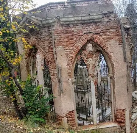 Photo de Kangelaris Family Mausoleum - Ornate Tomb
