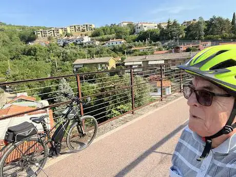 Photo de Giordano Cottur cycle and pedestrian path
