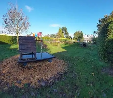Photo de Spielplatz Weißdornweg