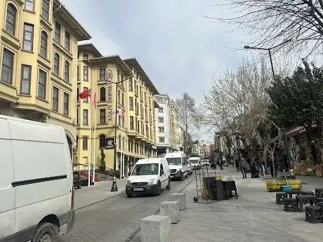 Photo de Historical Old Bazaar