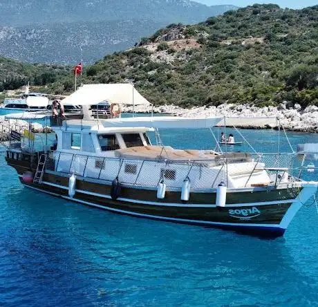 Photo de ARGOS Kaş Boat Tour / Tekne Turu by Captain Aydin and Esra