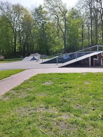 Photo de Skatepark & Basketballplatz