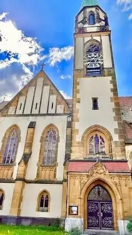 Photo de Heilig-Kreuz-Kirche - Evangelisch-Lutherische Kirchengemeinde Röthenbach a.d. Pegnitz