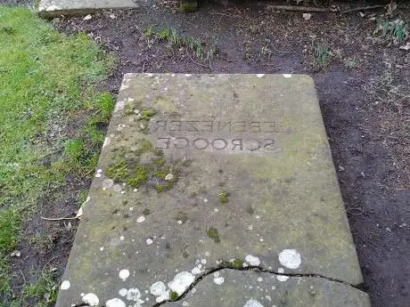Photo de Ebeneezer Scrooge Grave Stone