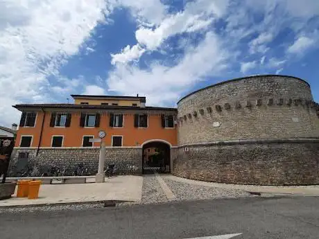 Photo de Torrione di San Rocco