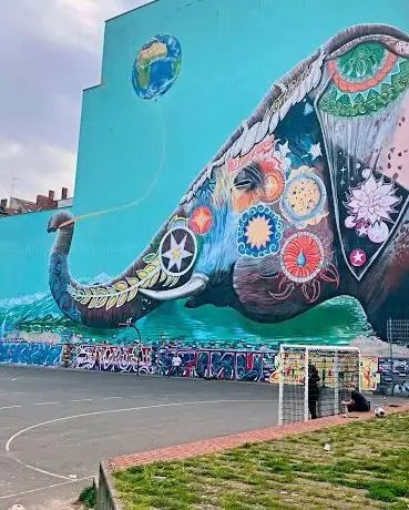 Photo de Basketball Court