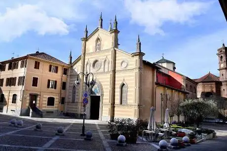 Photo de Church of Saints Peter and Paul Apostles