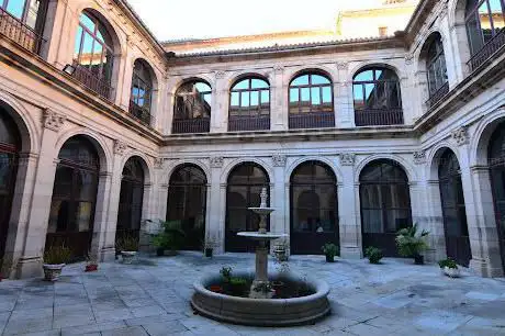 Photo de Real Colegio Doncellas Nobles