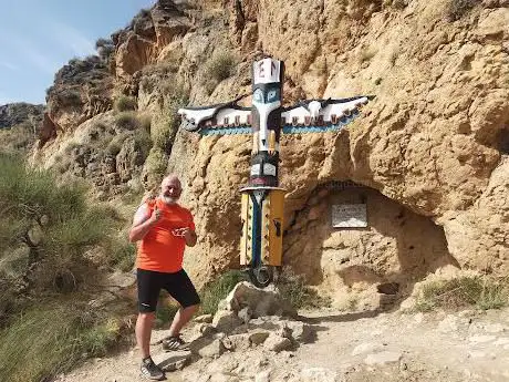 Photo de Cueva del Tótem Pies Negros